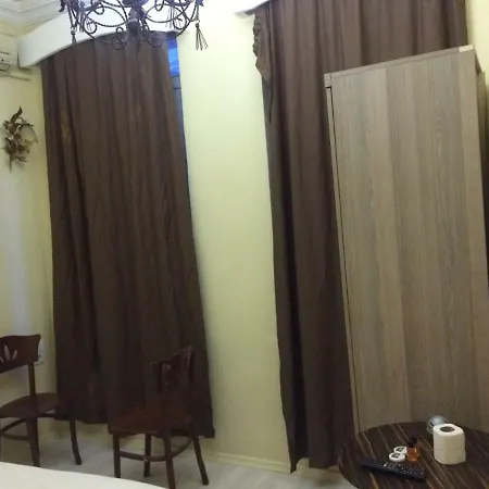 מלון דירות Oezguer Butik Otel 2*
