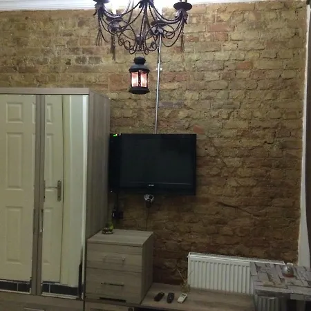Oezguer Butik Otel 2*