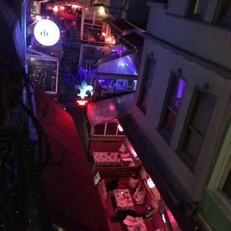 Oezguer Butik Otel 2*
